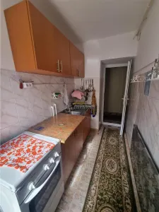 Apartament 2 camere et 2 zona 300  Cuza Voda langa Pompieri - foto 12