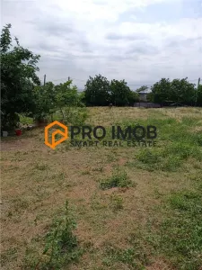 Teren intravilan+constructii zona Clodiru de Sus - foto 2