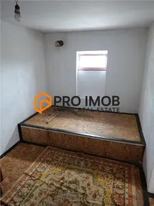 Teren intravilan+constructii zona Clodiru de Sus - foto 4