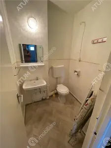 De inchiriat apartament cu 3 camere decomandate si 2 balcoane din zona Turnisor Sibiu - foto 11