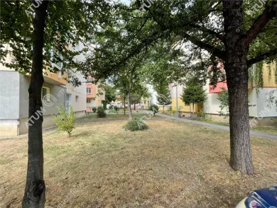 De inchiriat apartament cu 3 camere decomandate si 2 balcoane din zona Turnisor Sibiu - foto 16