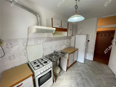 De inchiriat apartament cu 3 camere decomandate si 2 balcoane din zona Turnisor Sibiu - foto 8
