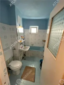 De inchiriat apartament cu 3 camere decomandate si 2 balcoane din zona Turnisor Sibiu - foto 10