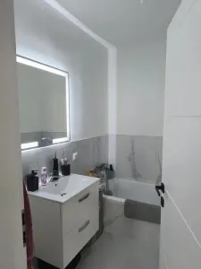 Apartament 3 camere, 2 bai, balcon, Teilor - foto 7