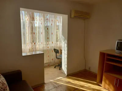 Aradului, 2 Camere, Centrala Proprie, Clima, 2 Balcoane - foto 4