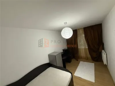 Apartament 3 camere cf 1 decomandat zona Spiru Haret - foto 4