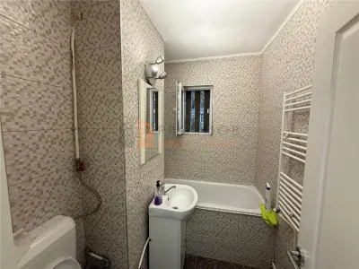 Apartament 3 camere cf 1 decomandat zona Spiru Haret - foto 6