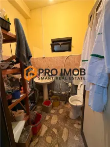 Casa batraneasca + spatiu comercial zona Jorasti-Vrancea - foto 11