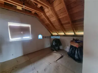 CASA CU ETAJ IN CENTRU - foto 6