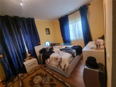 CASA CU ETAJ IN CENTRU - foto 9