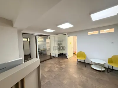 Spatiu comercial cu 2 camere in zona Centrala - foto 2