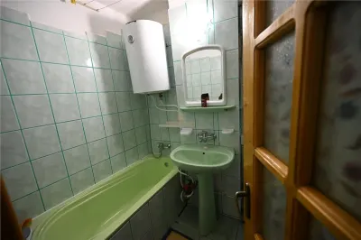 Apartament 4 camere în George Enescu, Suceava | 76,8 mp utili | Parter înalt | 2 băi | 2 balcoane | Comision 0 - foto 12