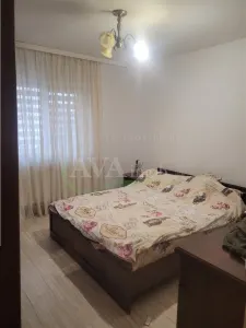 Apartament 3 camere ,zona Cora - Bacau