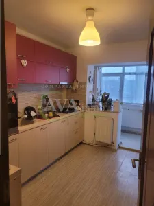 Apartament 3 camere ,zona Cora - foto 2