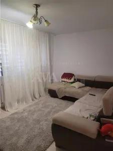Apartament 3 camere ,zona Cora - foto 3