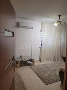 Apartament 3 camere ,zona Cora - foto 4