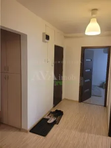 Apartament 3 camere ,zona Cora - foto 8