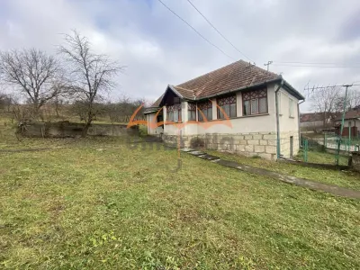 Casa si teren de vanzare in Turea-Garbau,  5280m², intravilan. - foto 2