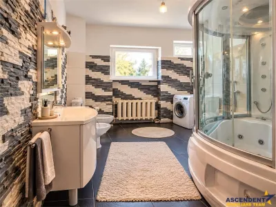 Resedinta distinctiva, pe domeniu de 2.200mp, cadru exclusivist, Central, Brasov - foto 11
