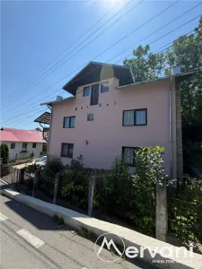 Casa de vanzare cu 4 camere in Comarnic - foto 2