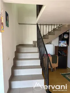 Casa de vanzare cu 4 camere in Comarnic - foto 17