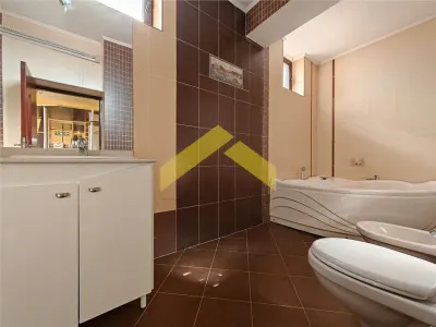 Casa cu etaj la cheie de vanzare in Chisineu Cris - foto 6