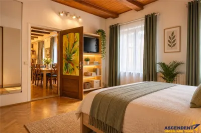 Apartament loft unicat 200 mp in inima Brasovului Istoric, la poalele Tampei, la 5 minute de Piata Sfatului - foto 2