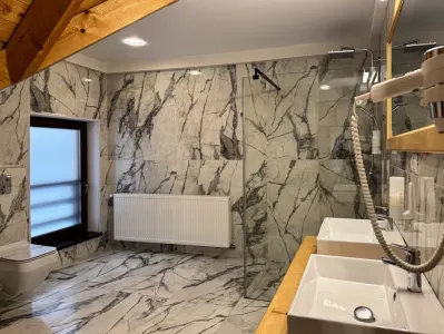 Vand proprietate turistica — sat Peştera, Moieciu, Brasov - foto 5