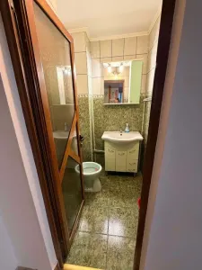 APARTAMENT CU 3 CAMERE DE INCHIRIAT – ZONA NORD, HATMAN BERESCU Ofer spre inchiriere un apartament cu 3 camere decomandate, situat in zona Nord - foto 6