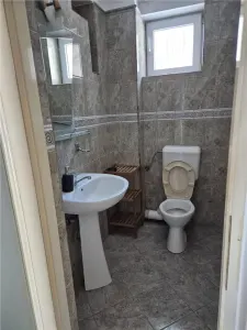 Casa 160 Mp Zona Exclusivista Zona Linistita Semicentral Curte Locuri de Parcare - foto 19