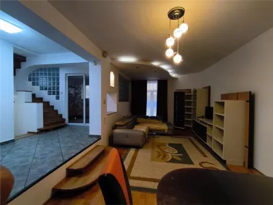 Casa 160 Mp Zona Exclusivista Zona Linistita Semicentral Curte Locuri de Parcare - foto 3