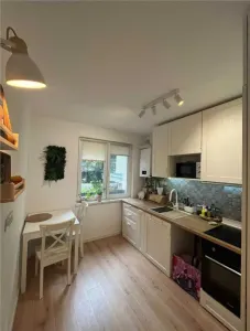 Apartament 2 Camere 50mp Complet Renovat/Utilat Garaj 17m2 - foto 5