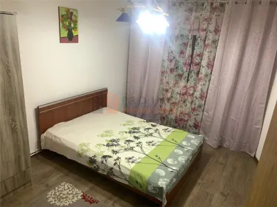 Apartament 3 camere cf 1 decomandat zona Ultracentrala - foto 2