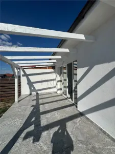 CASA PE PARTER  - 3 DORMITOARE - BUCATARIE INCHISA - 400 MP TEREN -ASFALT - foto 3