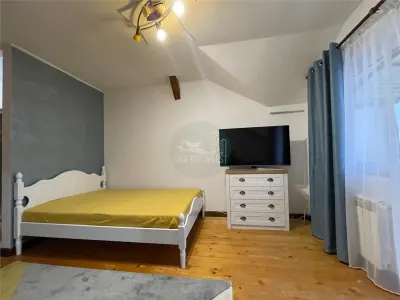 Garsoniera la mansarda cu balcon - Vasile Aaron - foto 5