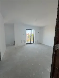 CASA SPATIOASA 4 DORMITOARE BUCATARIE INCHISA ZONA SERENA ASFALT SI TOATE UTILITATILE - foto 20