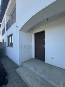CASA SPATIOASA 4 DORMITOARE BUCATARIE INCHISA ZONA SERENA ASFALT SI TOATE UTILITATILE - foto 5