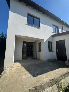 CASA SPATIOASA 4 DORMITOARE BUCATARIE INCHISA ZONA SERENA ASFALT SI TOATE UTILITATILE - foto 6