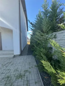 CASA SPATIOASA 4 DORMITOARE BUCATARIE INCHISA ZONA SERENA ASFALT SI TOATE UTILITATILE - foto 7