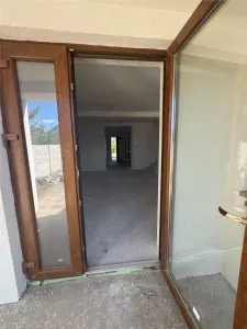 CASA SPATIOASA 4 DORMITOARE BUCATARIE INCHISA ZONA SERENA ASFALT SI TOATE UTILITATILE - foto 8