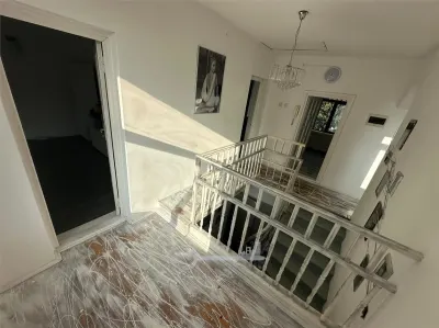 Proprietate reprezentativă în centrul Iașului –  258 mp utili și 512 mp teren - foto 2
