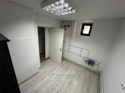 Proprietate reprezentativă în centrul Iașului –  258 mp utili și 512 mp teren - foto 12