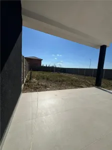 DUPLEX PE ETAJ 3 DORMITOARE BUCATARIE INCHISA TEREN 400 MP ZONA LINISTITA DE DEZVOLTARE - foto 14