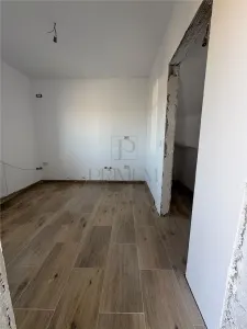 DUPLEX PE ETAJ 3 DORMITOARE BUCATARIE INCHISA TEREN 400 MP ZONA LINISTITA DE DEZVOLTARE - foto 17