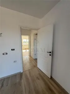 DUPLEX PE ETAJ 3 DORMITOARE BUCATARIE INCHISA TEREN 400 MP ZONA LINISTITA DE DEZVOLTARE - foto 7
