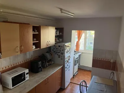 ARADULUI - 2 CAMERE - DECOMANDAT - BLOC IZOLAT - ACOPERIS DE TIGLA - foto 2