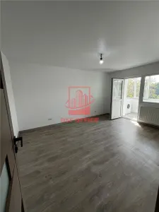 Apartament RENOVAT cu 2 cam Decomandat 2 Balcoane  CENTRU - foto 2