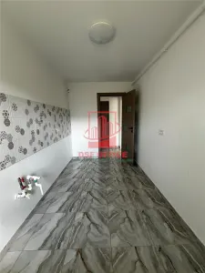 Apartament RENOVAT cu 2 cam Decomandat 2 Balcoane  CENTRU - foto 3