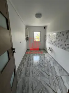 Apartament RENOVAT cu 2 cam Decomandat 2 Balcoane  CENTRU - foto 9