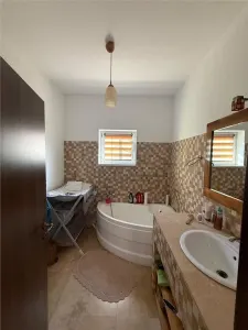 GIROC - VILA INDIVIDUALA - TEREN 880 MP - GARAJ - foto 17